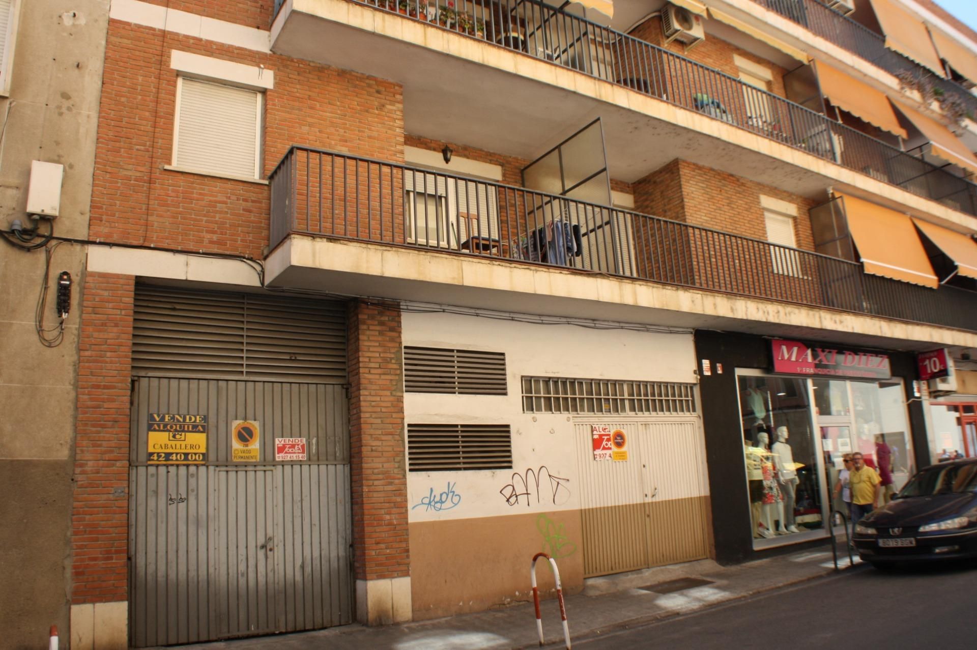 Vista exterior de Garaje de alquiler en Plasencia