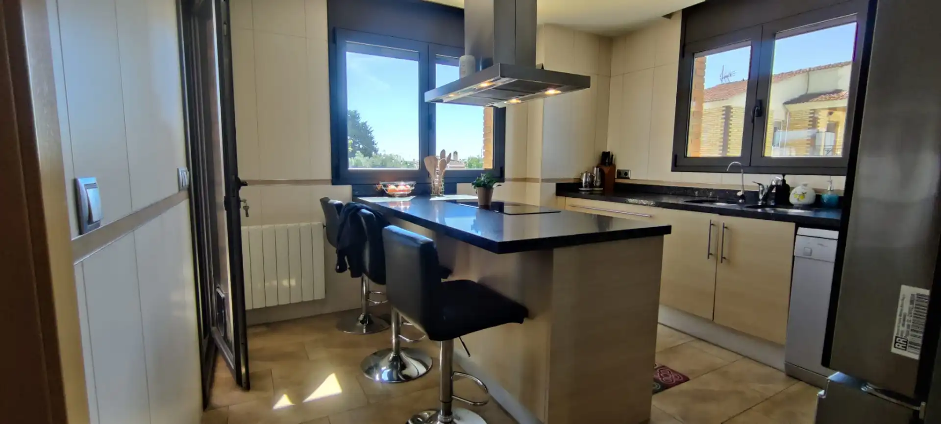 Cuina de Casa o xalet en venda en Albinyana amb Aire condicionat, Calefacció i Jardí privat