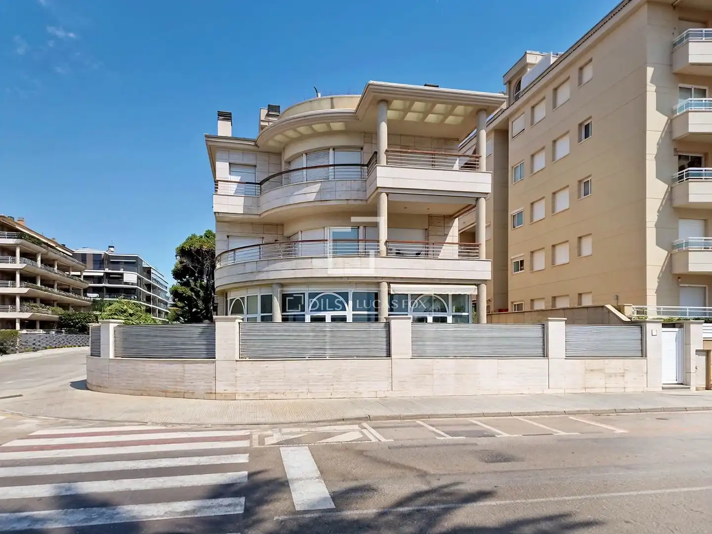 Außenansicht von Haus oder Chalet zum Verkauf in Calafell mit Klimaanlage, Heizung und Privatgarten