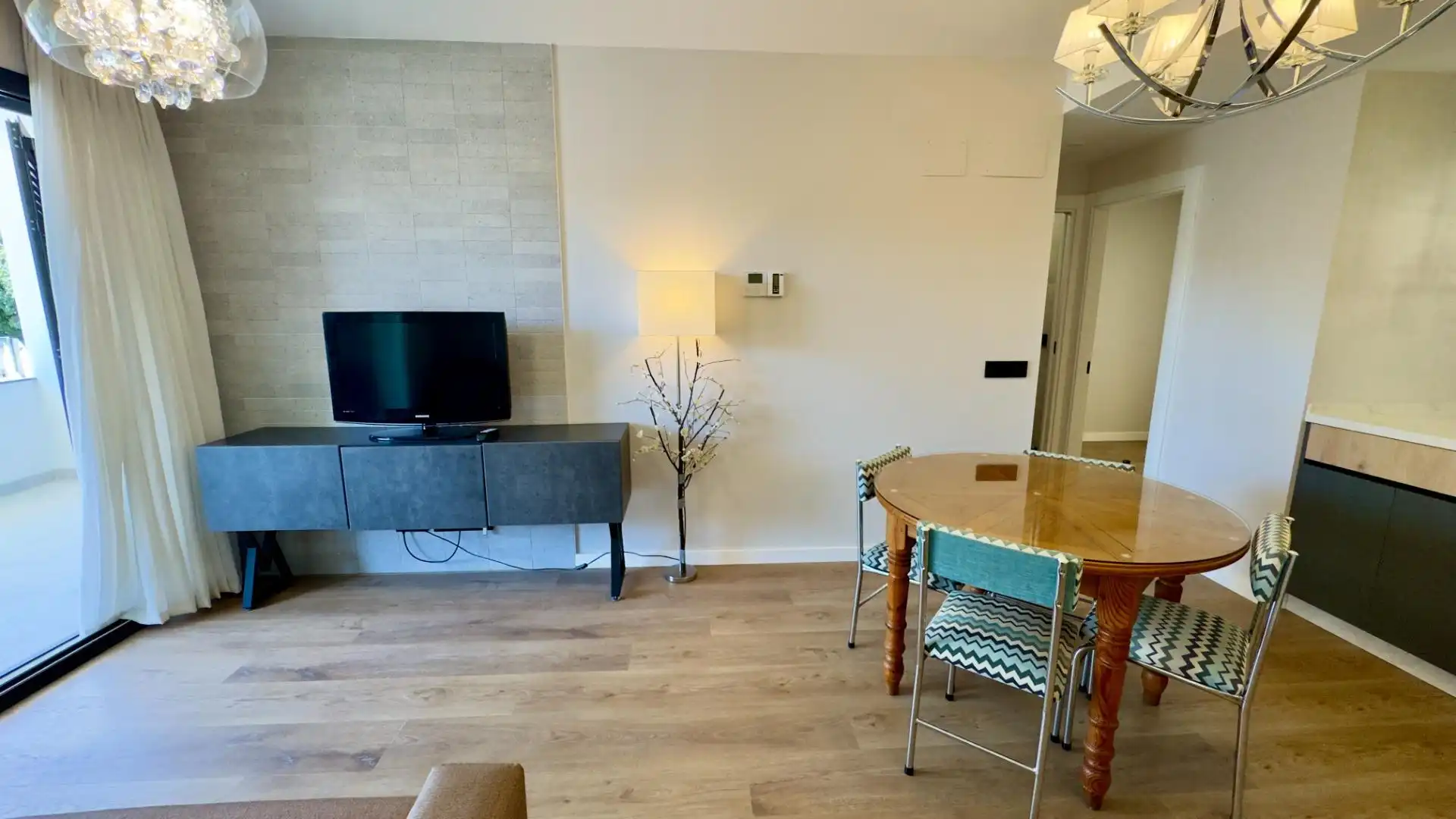 Living room of Flat for rent in Granada  with Air Conditioner, Heating and Terrace