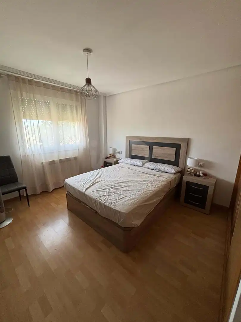 Dormitori de Casa adosada en venda en Chozas de Abajo amb Calefacció