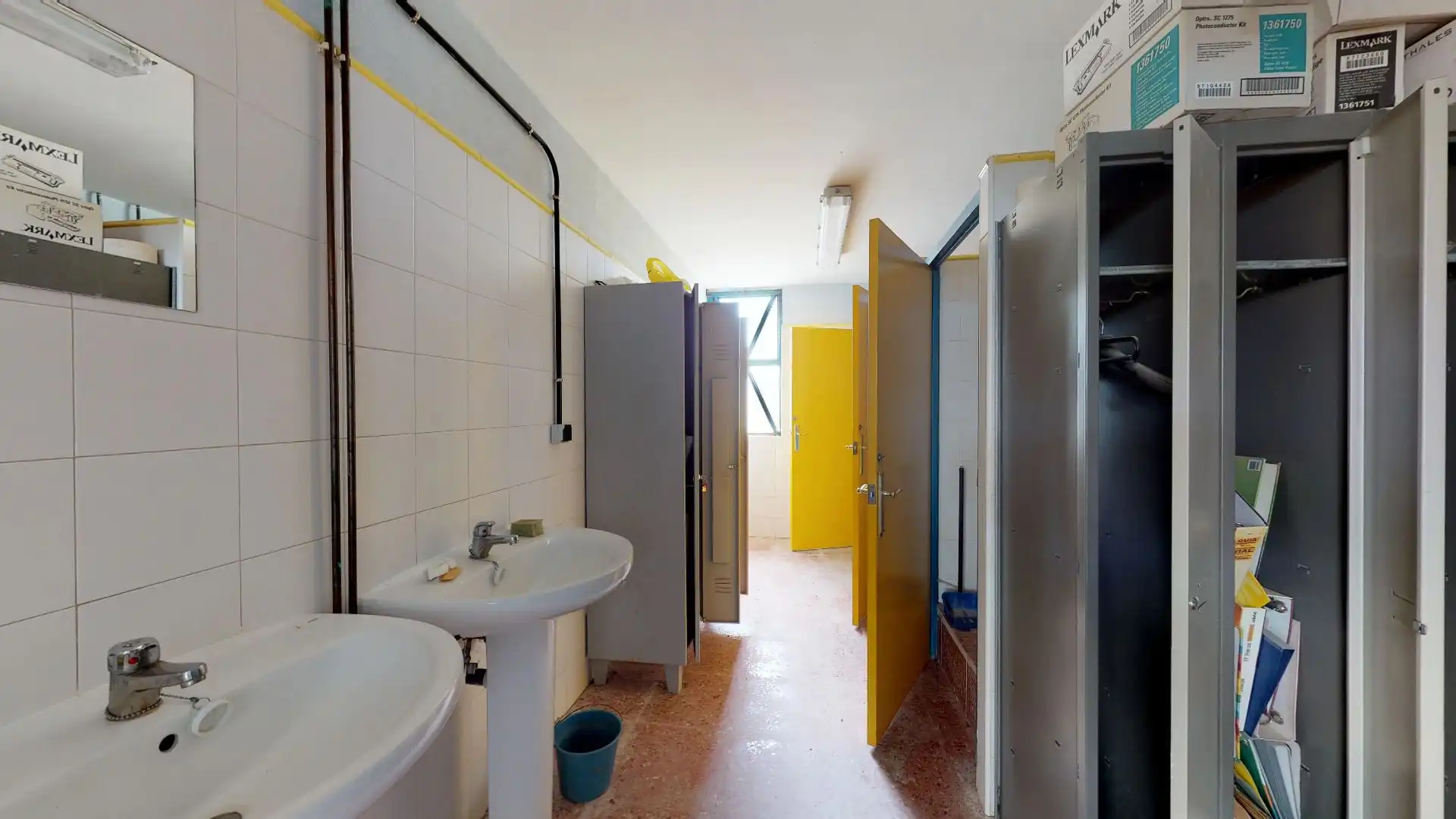 Badezimmer von Fabrik Grundstücke zum Verkauf in Santibáñez de la Peña