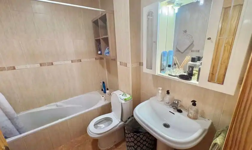 Baño de Piso en venta en Carboneras con Aire acondicionado, Calefacción y Amueblado