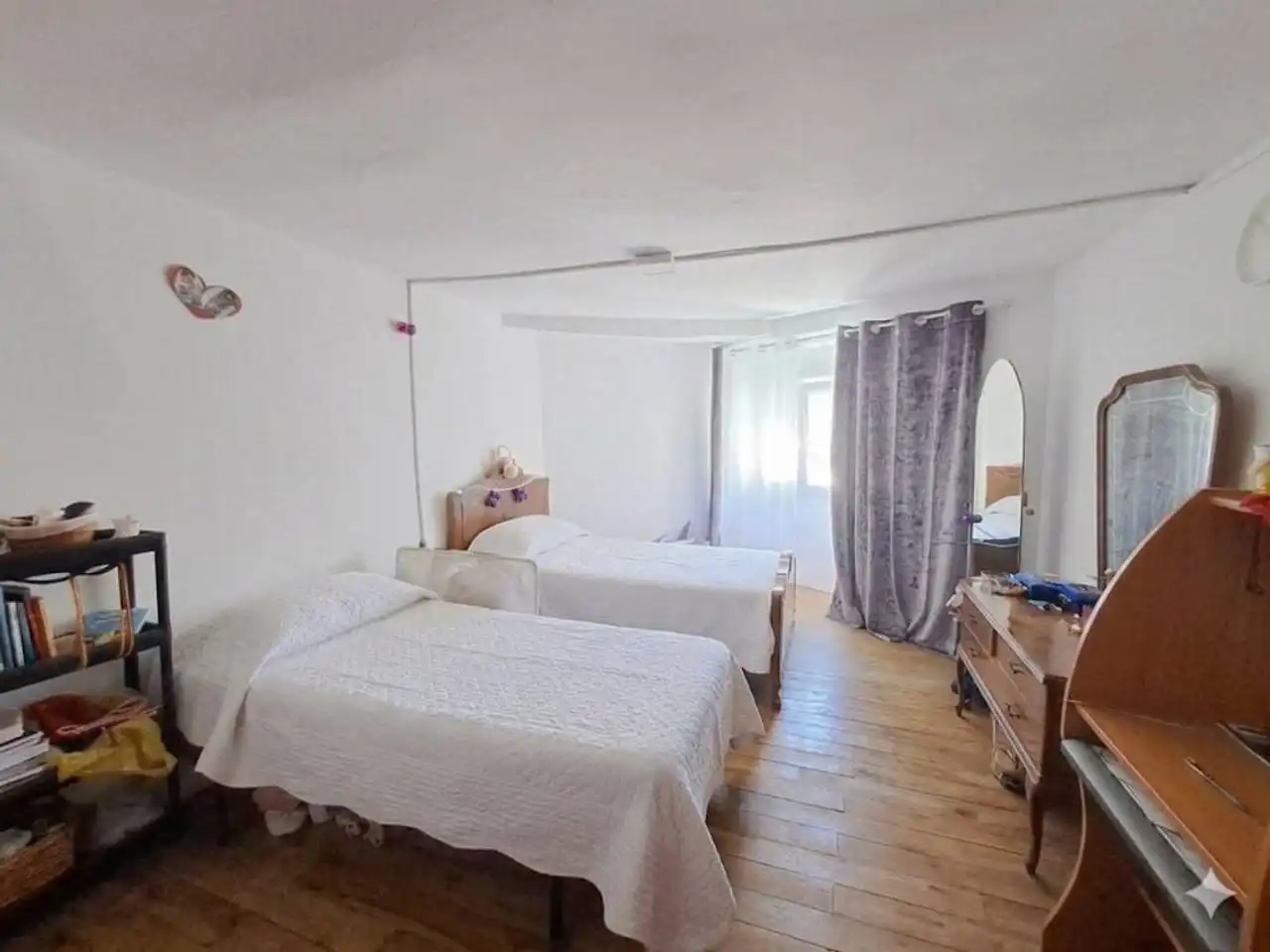 Bedroom of Houses for sale in Las Quintanillas