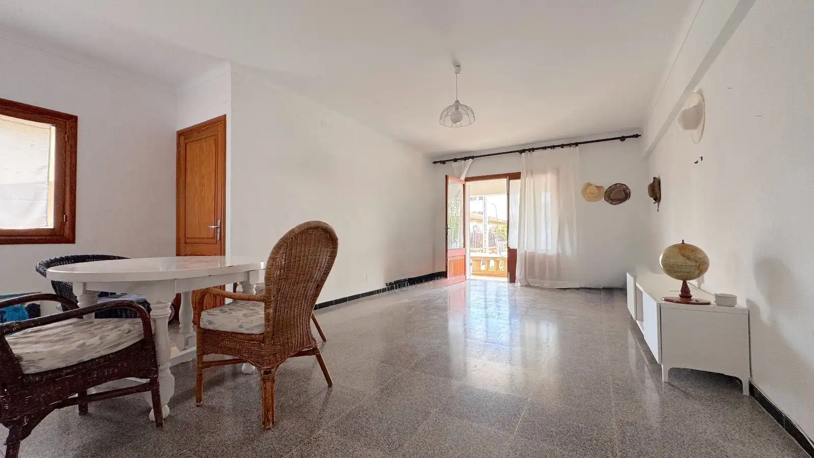 Sala d'estar de Casa adosada en venda en Ses Salines amb Calefacció, Terrassa i Balcó