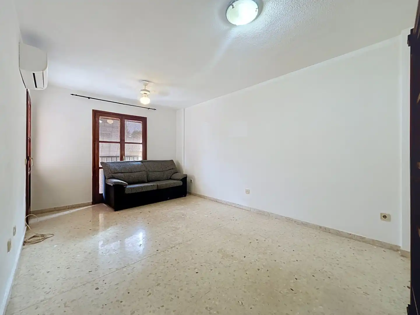 Living room of Flat for sale in Casco urbano