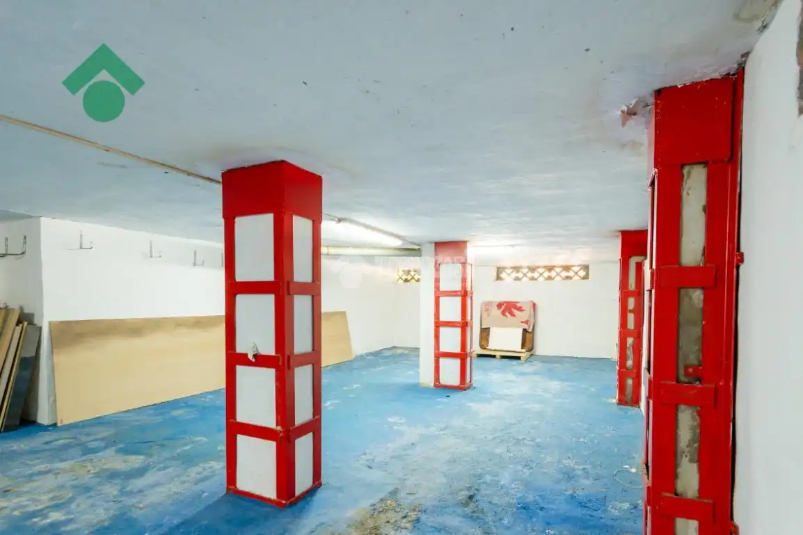 Garage zum Verkauf in Nerja