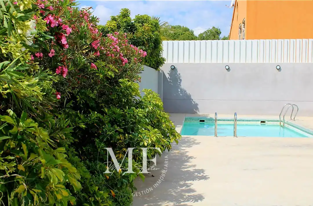 Swimming pool of Houses for sale in Mutxamel  with Air Conditioner, Heating and Private garden