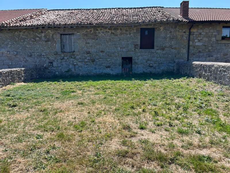 Casa o xalet en venda en Valle de Valdebezana amb Jardí privat