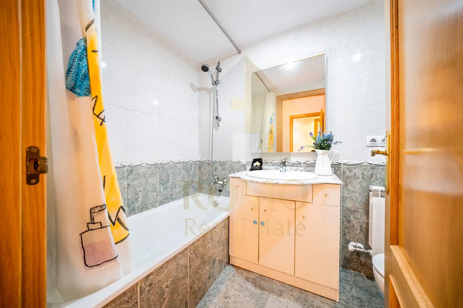 Baño de Piso en venta en Santa Perpètua de Mogoda con Aire acondicionado, Calefacción y Parquet