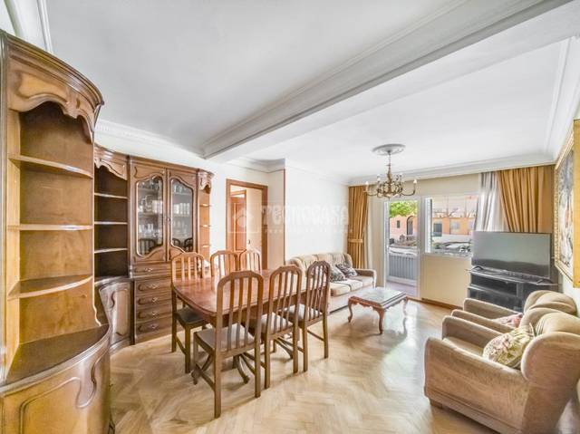 Piso en Venta en Calle San Lamberto en Ventas