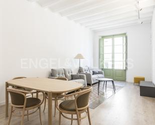 Sala d'estar de Apartament de lloguer en  Barcelona Capital amb Aire condicionat i Calefacció