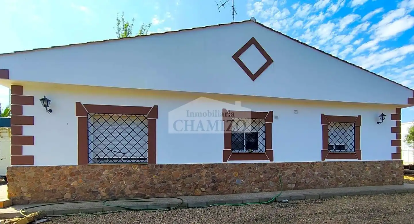 Chalet con jardín en venta en Villanueva de la Serena, imagen 3