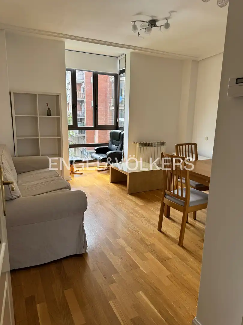 Living room of Flat for sale in  Madrid Capital  with Air Conditioner, Heating and Storage room