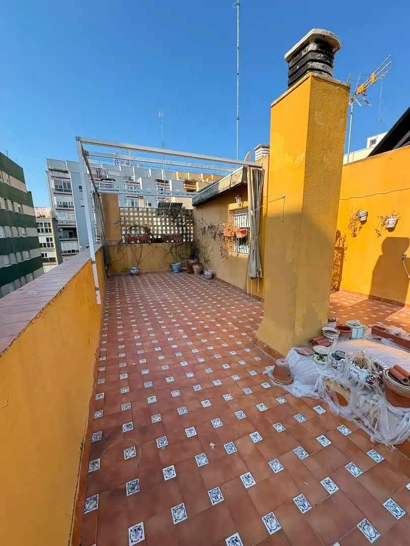 Terrassa de Casa adosada en venda en Cádiz amb Terrassa, Traster i Balcó