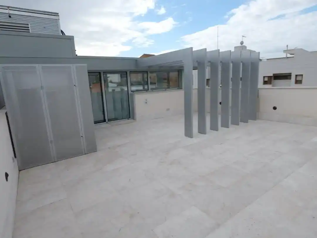 Terrassa de Casa o xalet en venda en  Madrid Capital amb Balcó