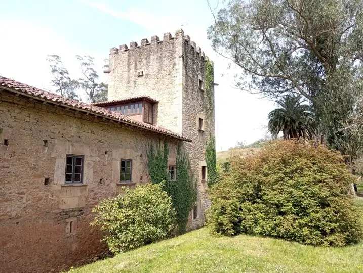 Exterior view of Houses for sale in Salas  with Furnished