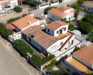 Vista exterior de Casa adosada en venda en Roses amb Jardí privat i Moblat