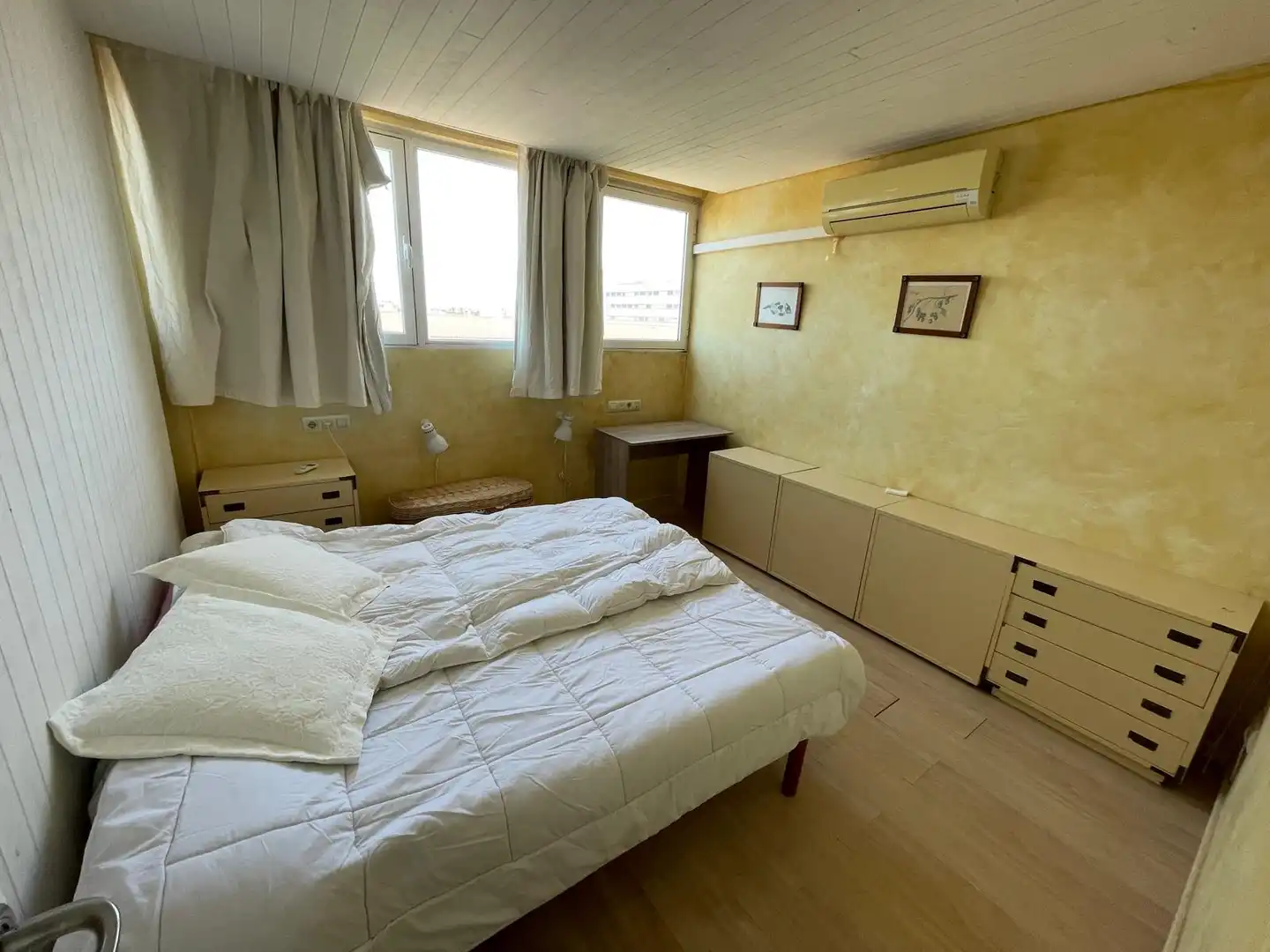 Bedroom of Apartments for sale in Zaragoza  with Air Conditioner, Heating and Parquet flooring