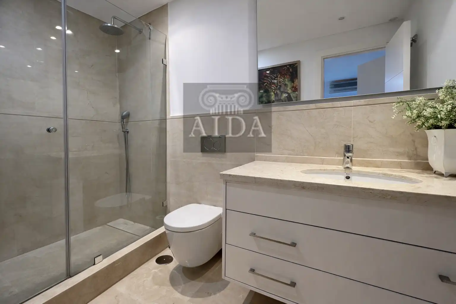 Bany de Casa o xalet en venda en Marbella amb Aire condicionat, Terrassa i Traster