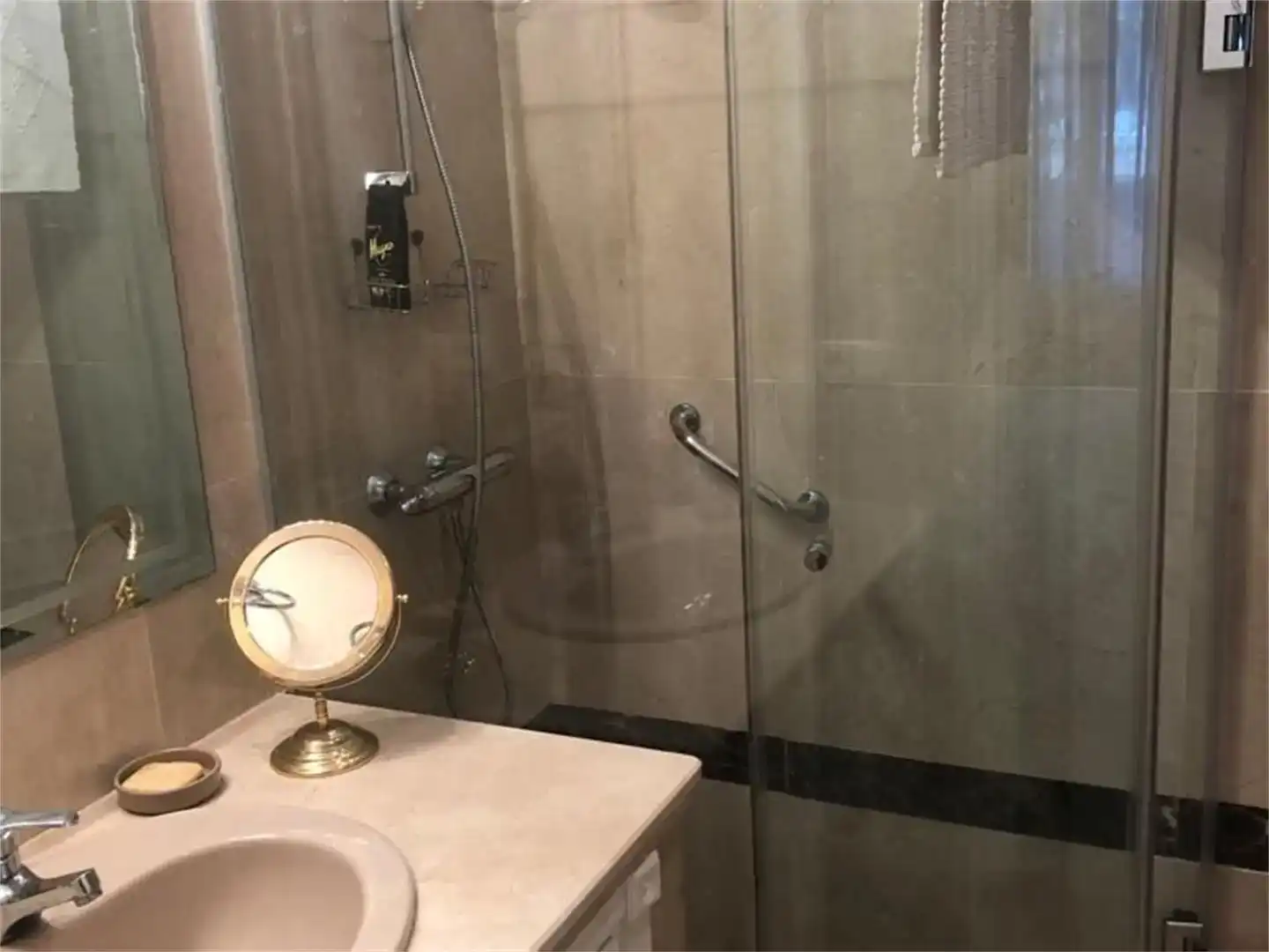 Bany de Casa adosada en venda en Estepona amb Aire condicionat, Piscina i Balcó