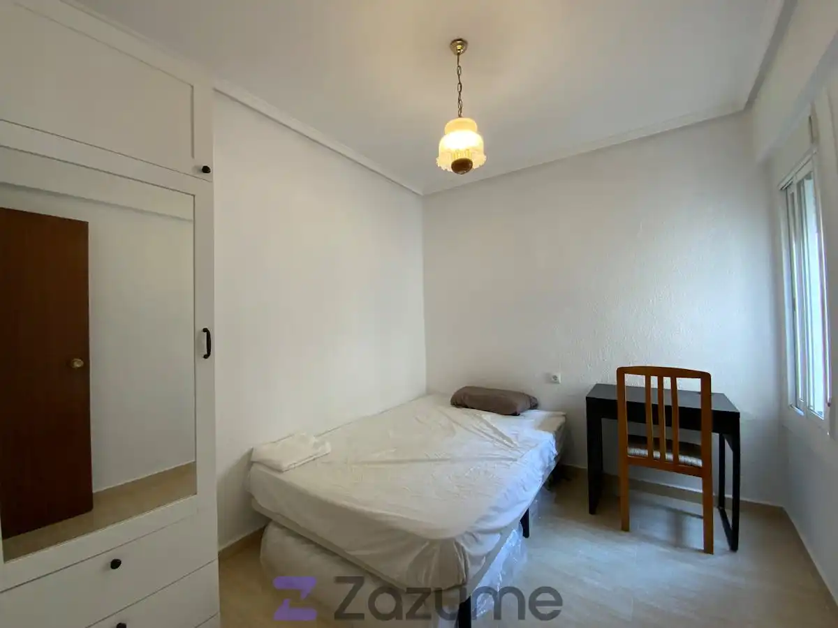 Schlafzimmer von Wohnung zur Miete in Moncada mit Klimaanlage, Heizung und Möbliert