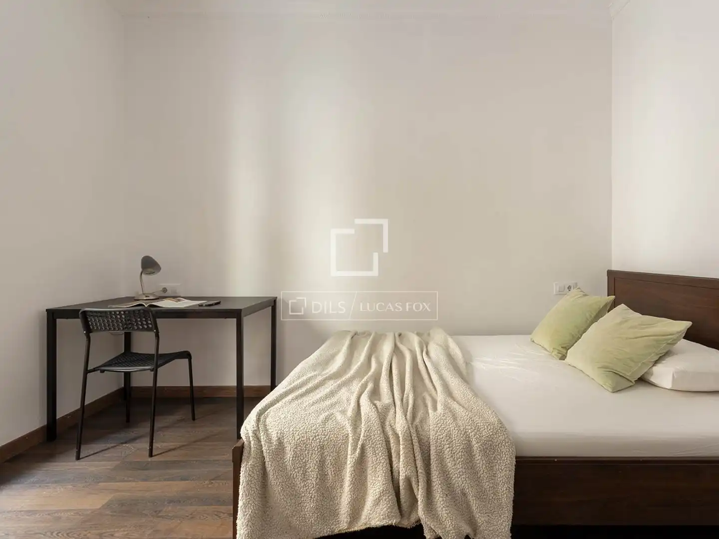 Habitación de Piso en venta en Barcelona con Calefacción, Parquet y Amueblado