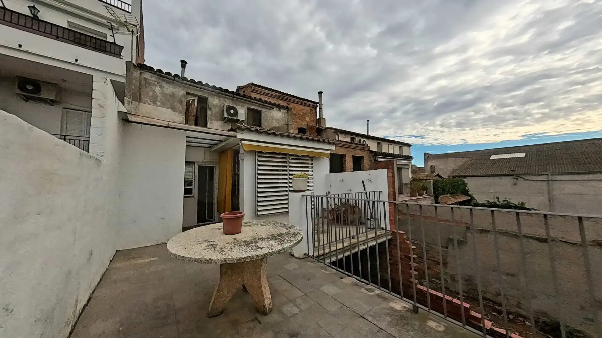 Vista exterior de Casa adosada en venda en Bellcaire d'Urgell amb Aire condicionat, Calefacció i Terrassa