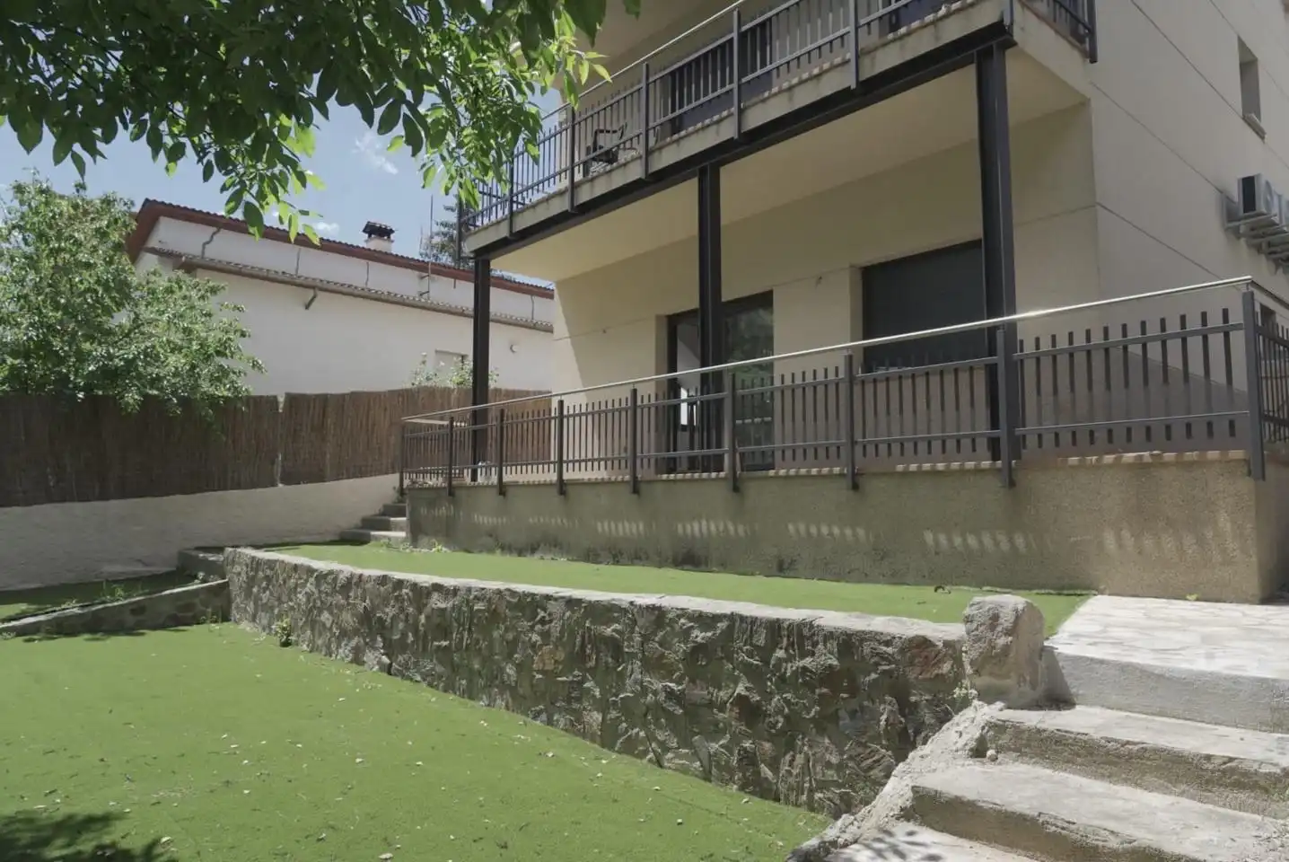 Vista exterior de Casa o chalet en venta en Lliçà d'Amunt con Aire acondicionado y Terraza