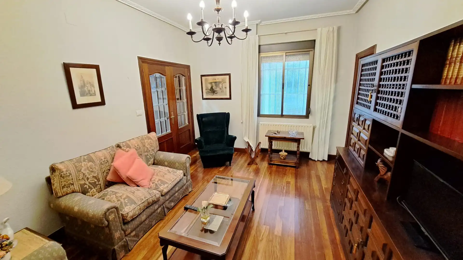 Wohnzimmer von Wohnung zum Verkauf in Bilbao  mit Heizung