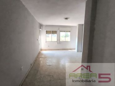 Pis amb balcó en venda a Montijo