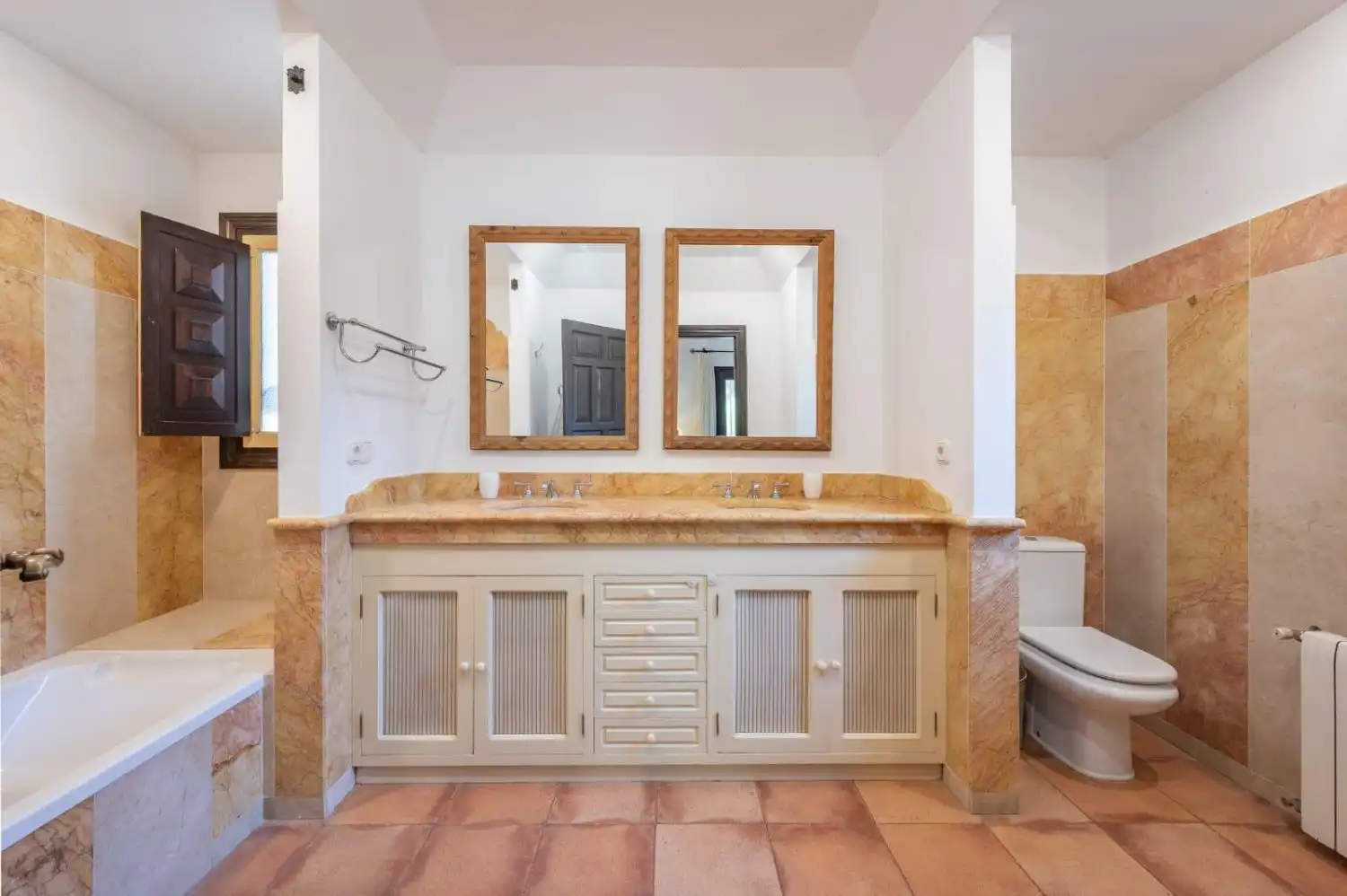 Bany de Casa o xalet de lloguer en Marbella amb Aire condicionat