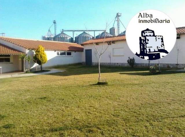 Local comercial en Venta en Calle el Regato, 10 en Pedraza de Alba