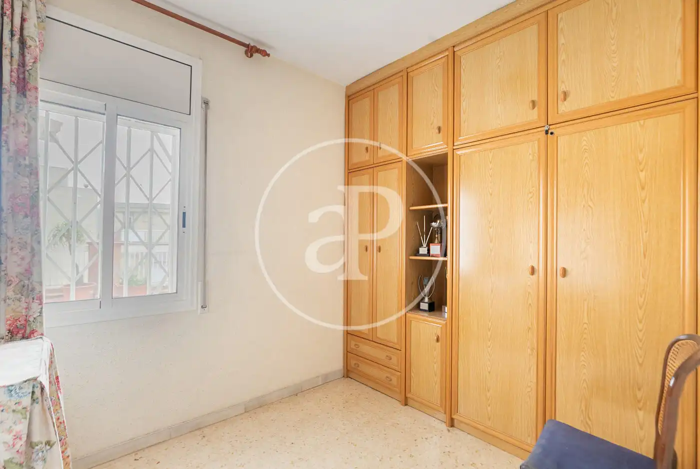 Habitación de Ático en venta en L'Hospitalet de Llobregat con Calefacción, Terraza y Trastero