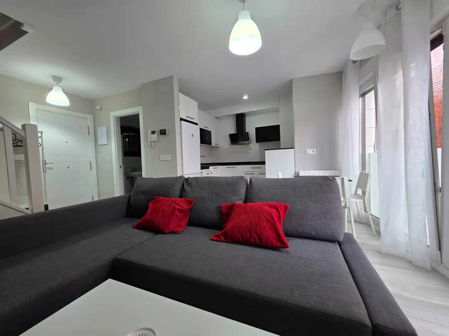 Wohnzimmer von Maisonette zur Miete in Castro-Urdiales mit Möbliert