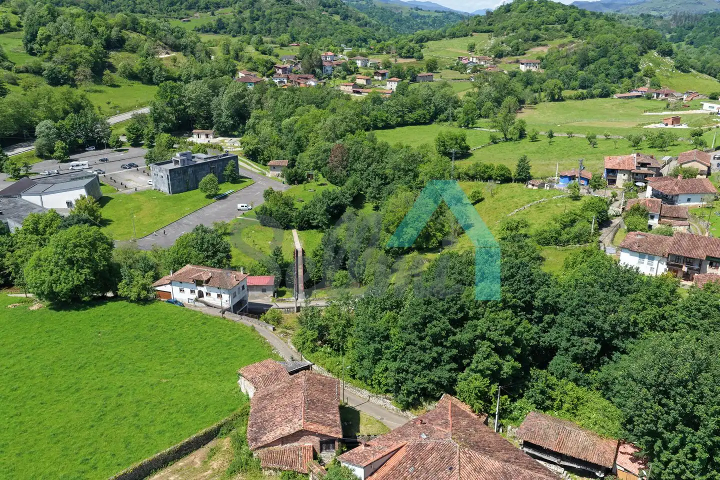 Einfamilien-Reihenhaus zum Verkauf in Onís mit Heizung, Abstellraum und Balkon