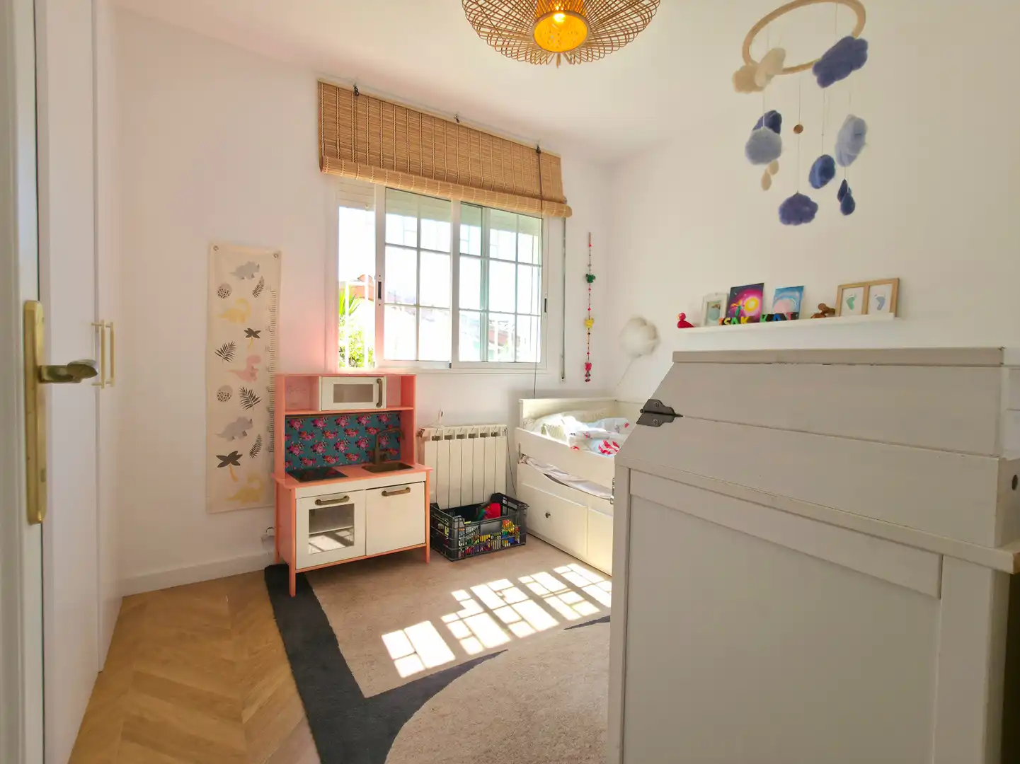 Habitación de Casa o chalet en venta en Corbera de Llobregat con Aire acondicionado, Calefacción y Jardín privado