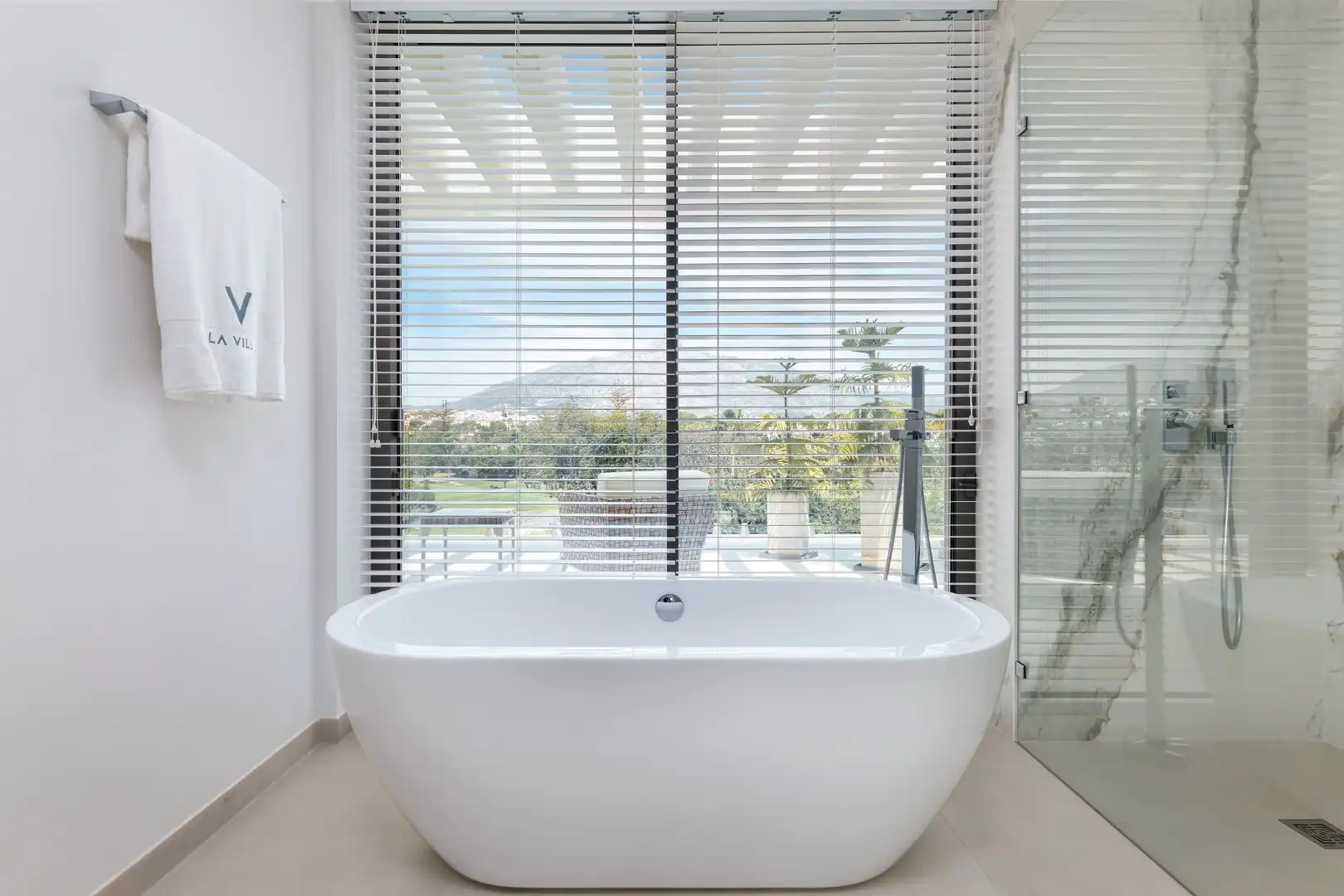 Baño de Casa o chalet en venta en Marbella con Aire acondicionado, Calefacción y Jardín privado