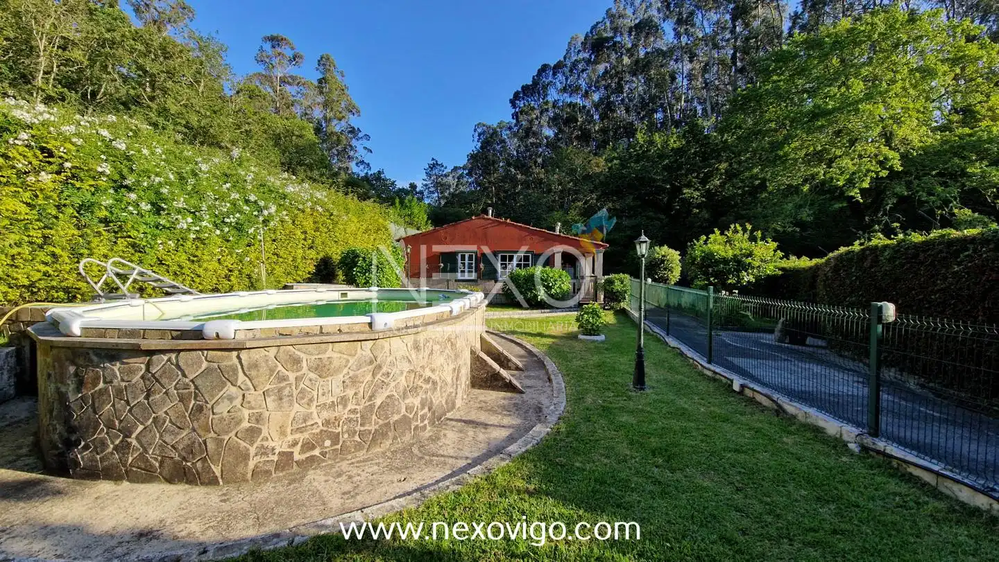 Jardín de Casa o chalet en venta en Cangas  con Calefacción, Jardín privado y Piscina