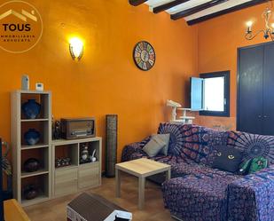 Sala d'estar de Finca rústica en venda en Vilassar de Dalt amb Calefacció i Terrassa