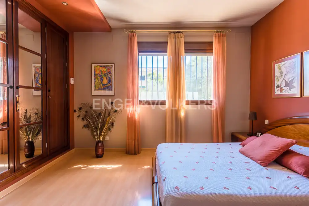 Habitación de Casa o chalet en venta en Bormujos con Aire acondicionado, Calefacción y Jardín privado