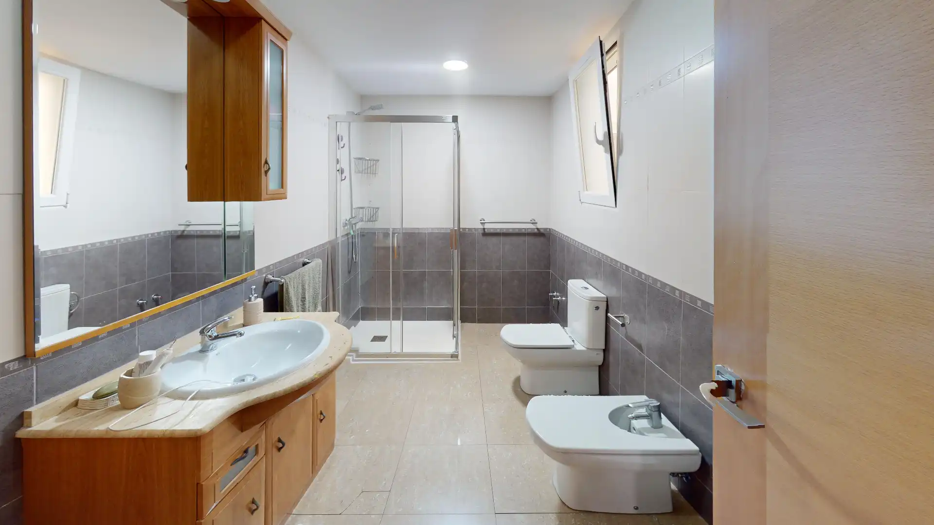Baño de Dúplex en venta en Benidorm con Aire acondicionado, Terraza y Amueblado