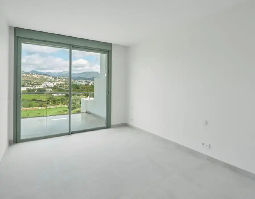Schlafzimmer von Wohnung zum Verkauf in Marbella mit Terrasse, Abstellraum und Schwimmbad