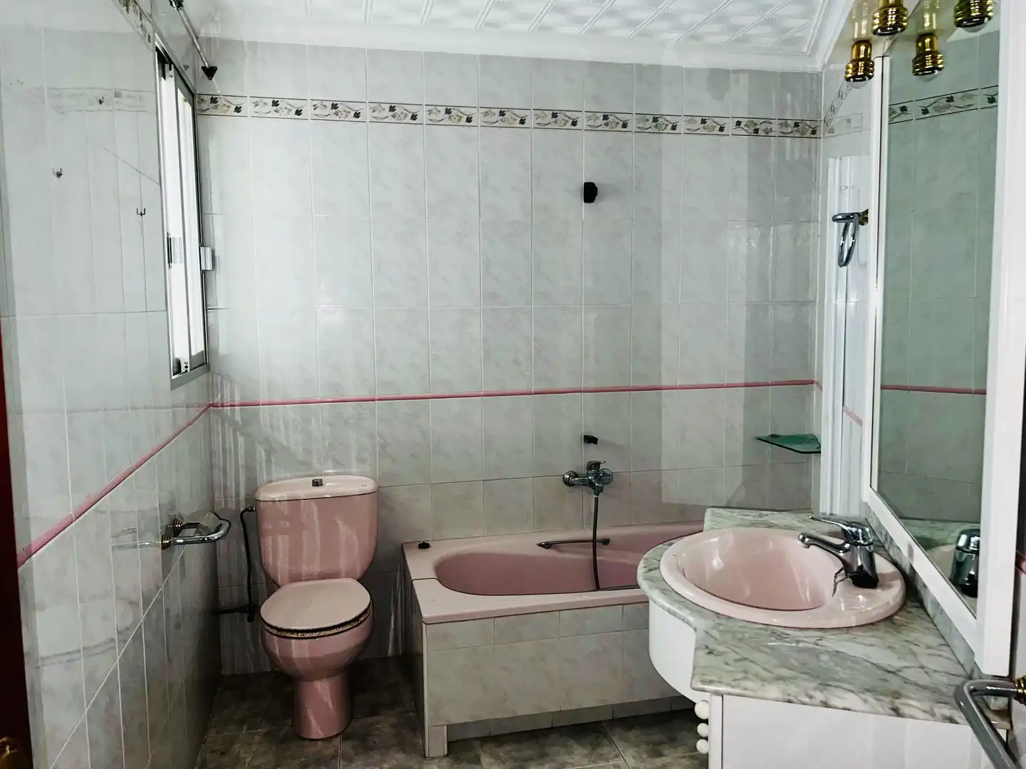 Bathroom of Flat for sale in Biar  with Heating