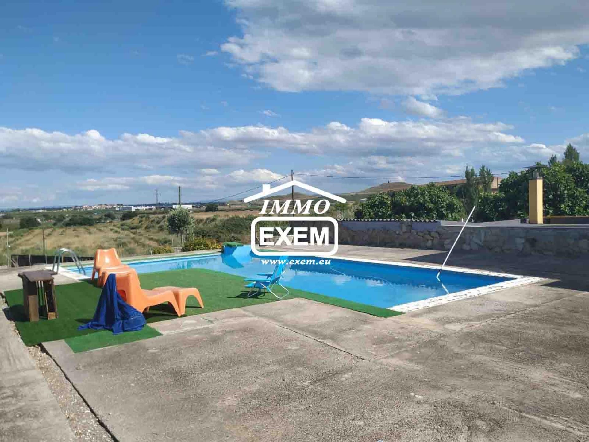 Piscina de Casa o xalet en venda en Alcoletge amb Calefacció i Jardí privat