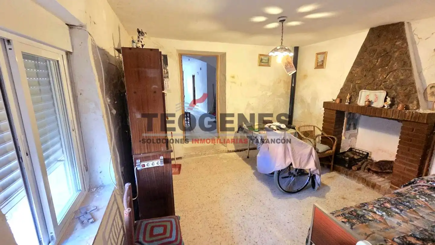 Casa amb terrassa en venda a Calle Pozas