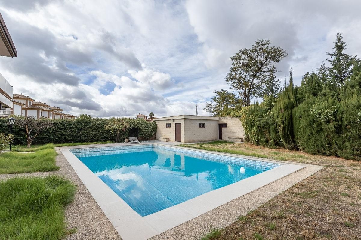 Swimming pool of House or chalet for sale in Cájar  with Private garden, Terrace and Swimming Pool