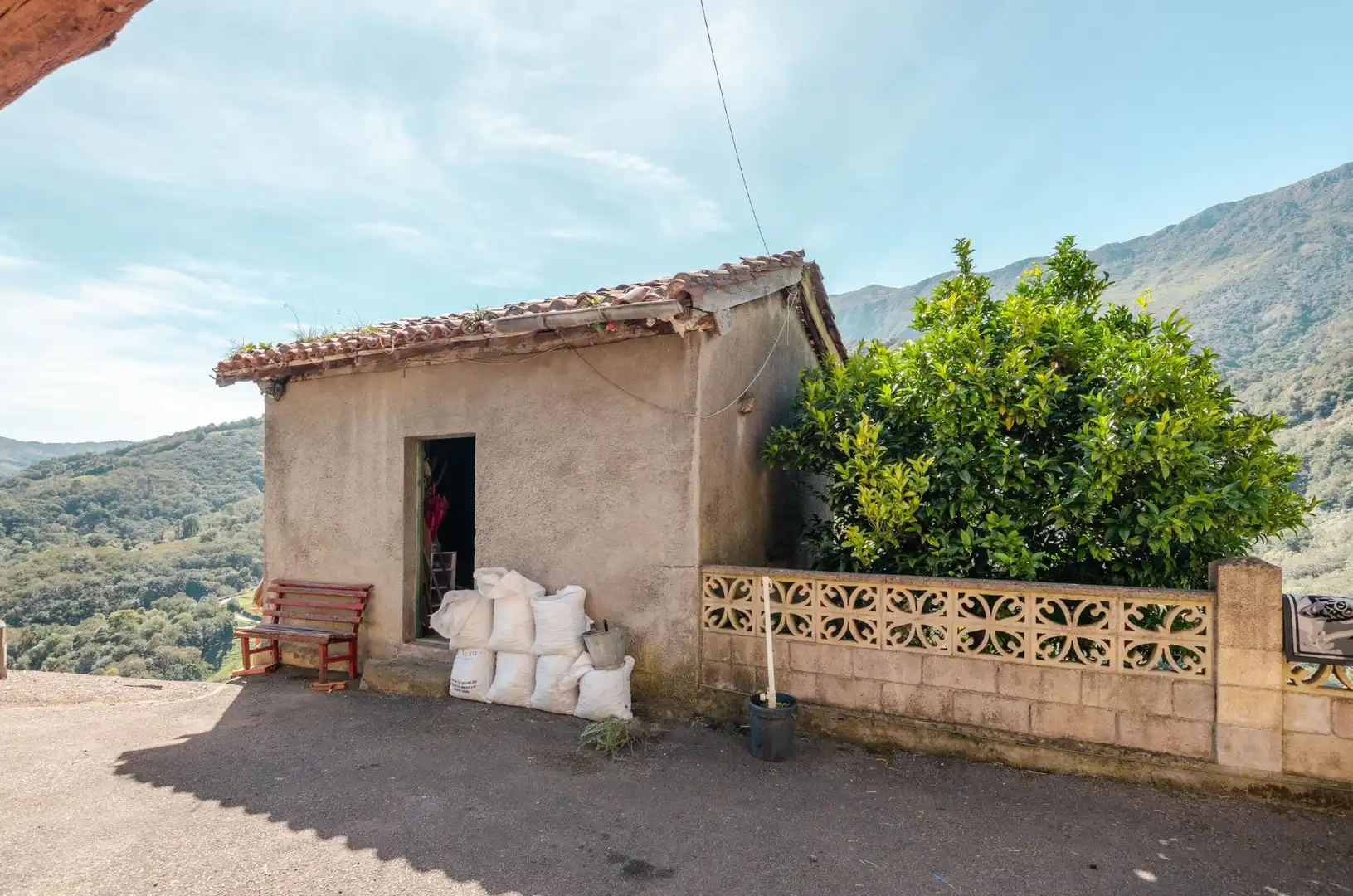 Vista exterior de Casa o chalet en venta en Riosa, Asturias