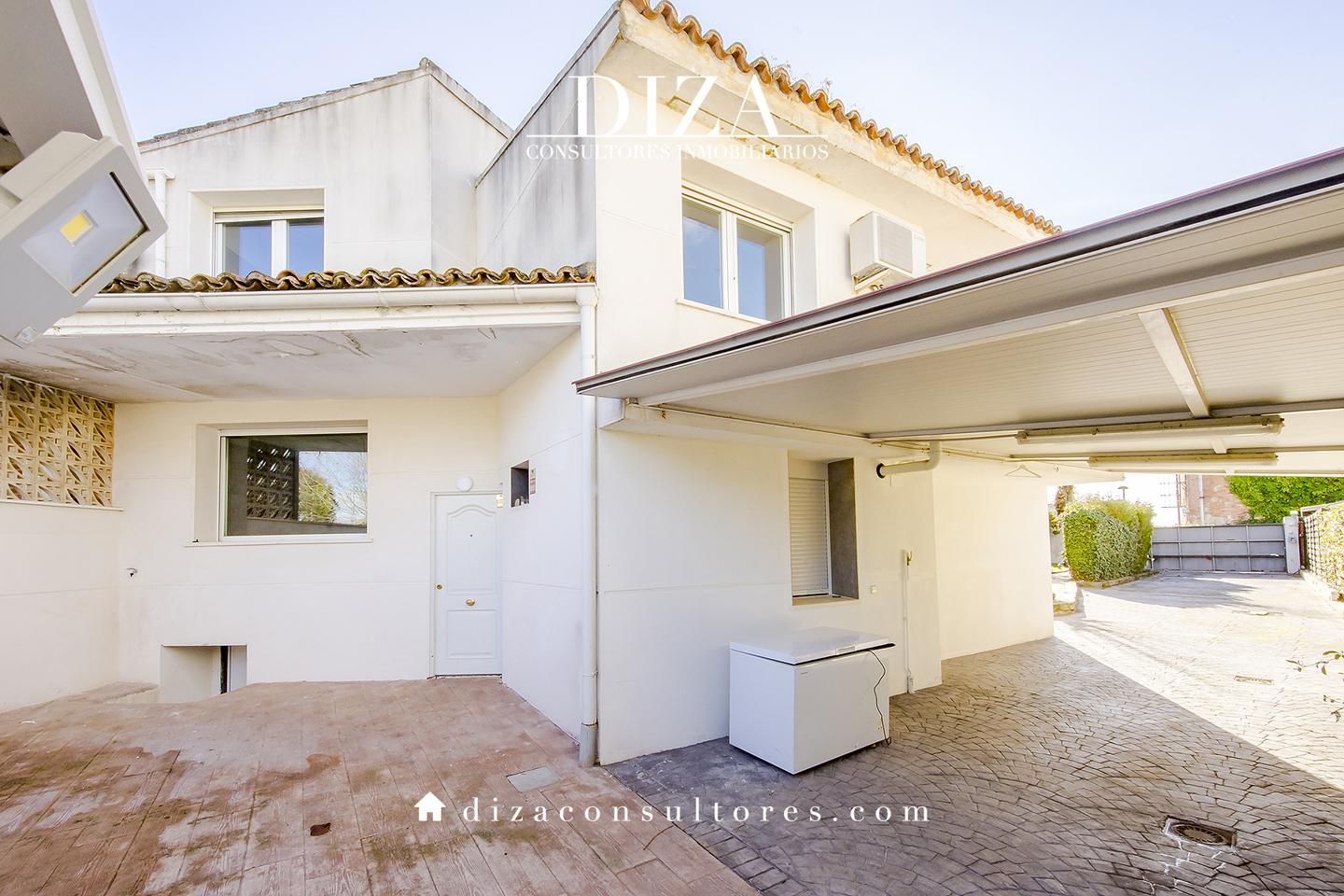 Exterior view of House or chalet for sale in Pozuelo de Alarcón  with Air Conditioner, Heating and Private garden