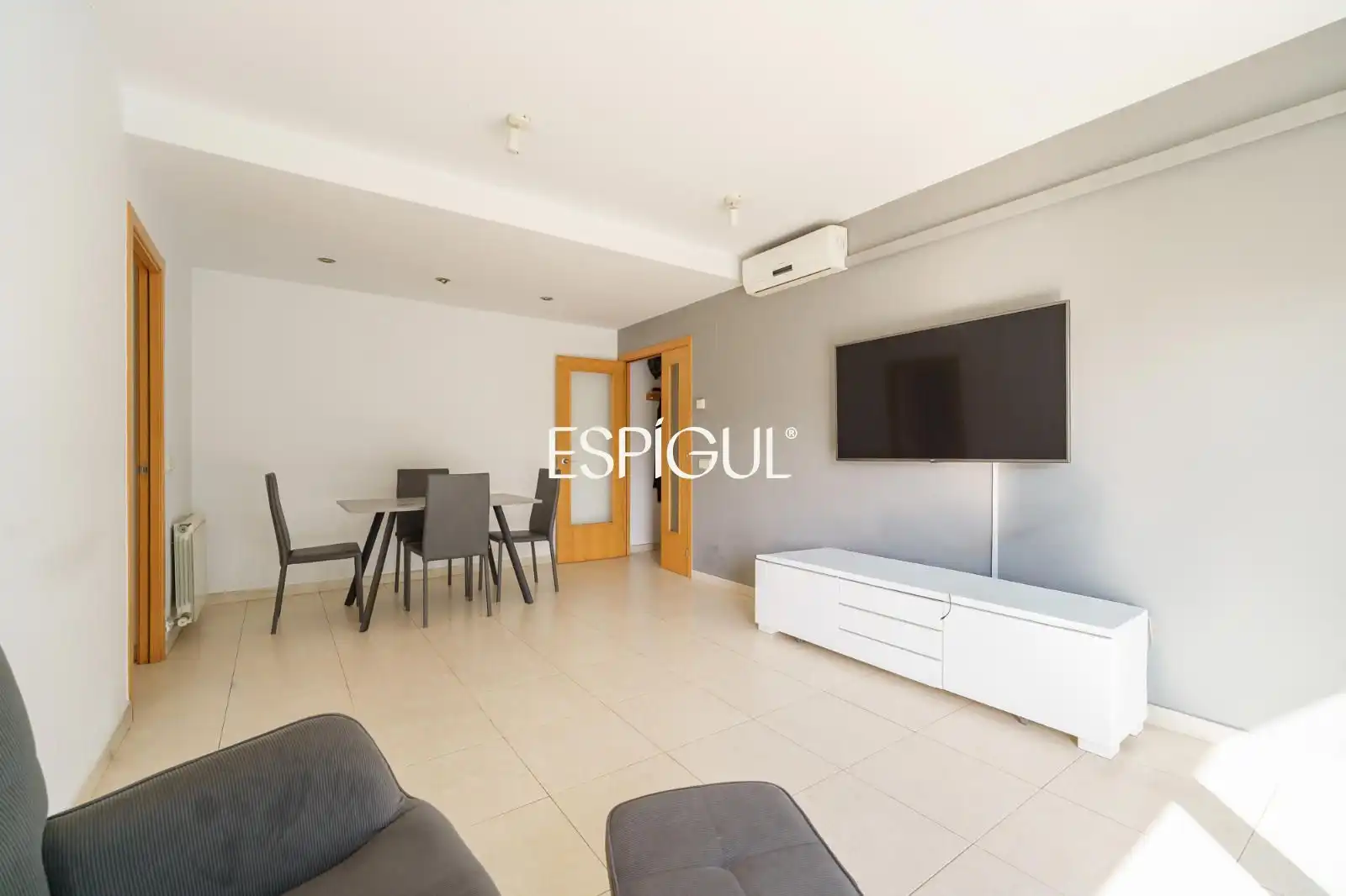 Sala d'estar de Pis en venda en Barcelona amb Aire condicionat, Calefacció i Terrassa